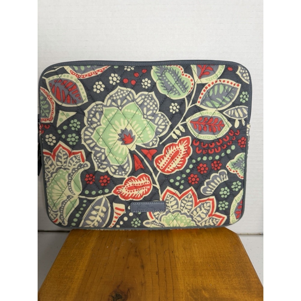 Vera Bradley‎ Quilted Zipper Pouch Floral Organizer Case Gray Blue
